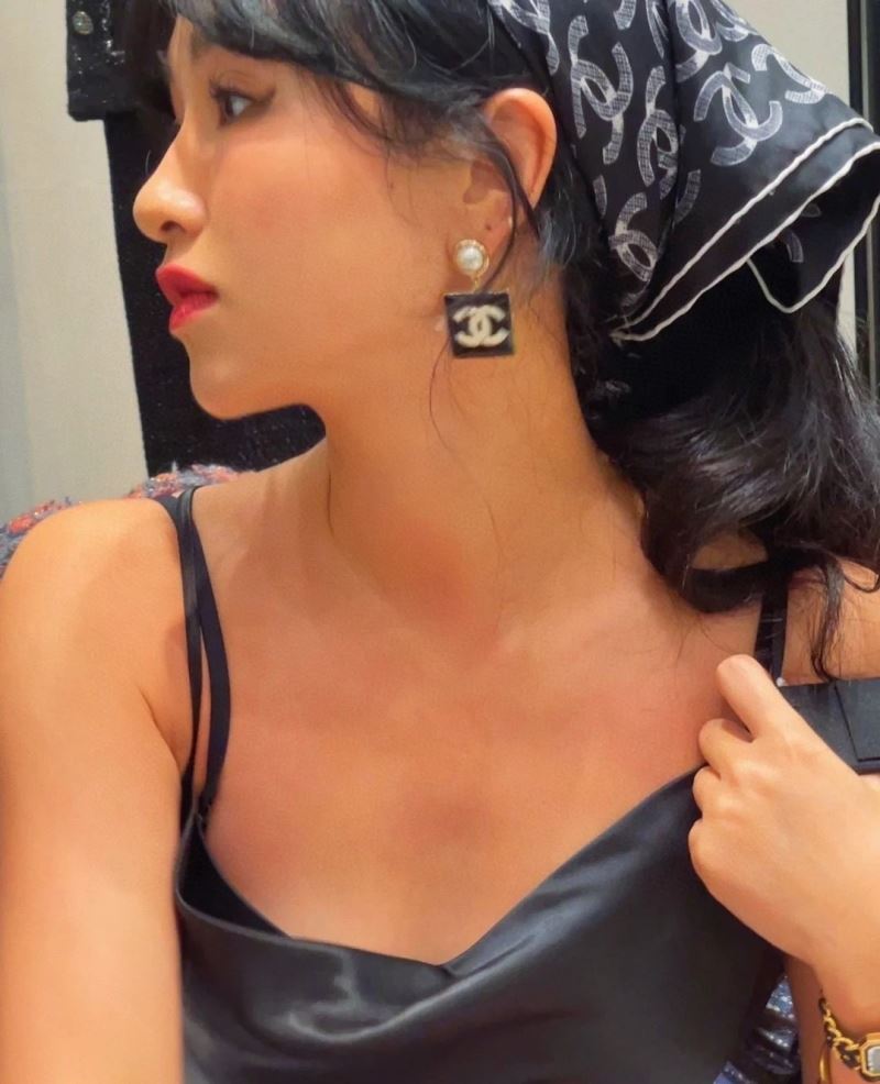 Ch**el earrings